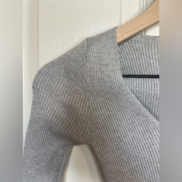 Petal and Pup Long Sleeve Knit Cropped Top - Picture 6 of 9